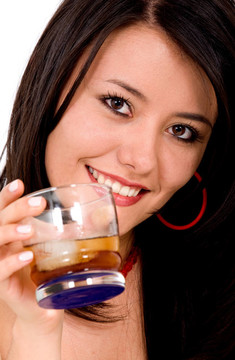 漂亮的女孩喝一杯