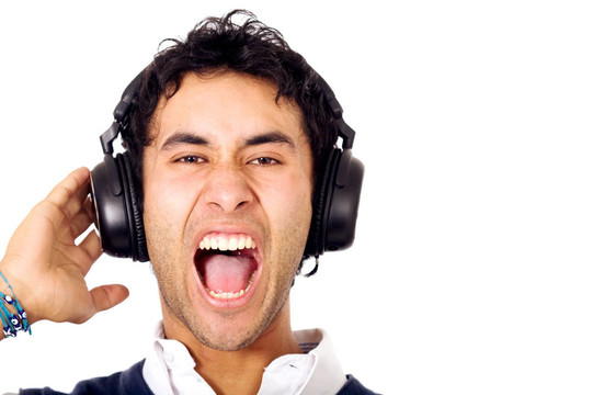 時髦的家伙聽音樂