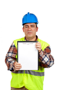 建筑工人展示空白筆記本
