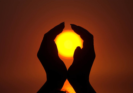 太陽在手