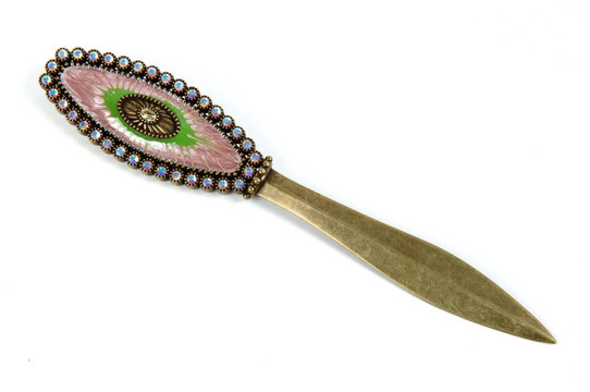 substr（paperknife；0；200）