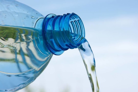 水