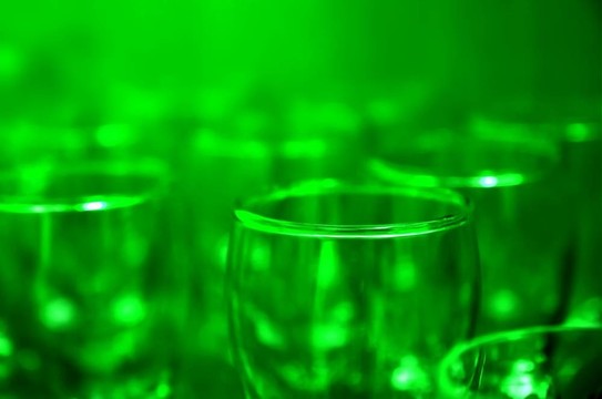 玻璃杯