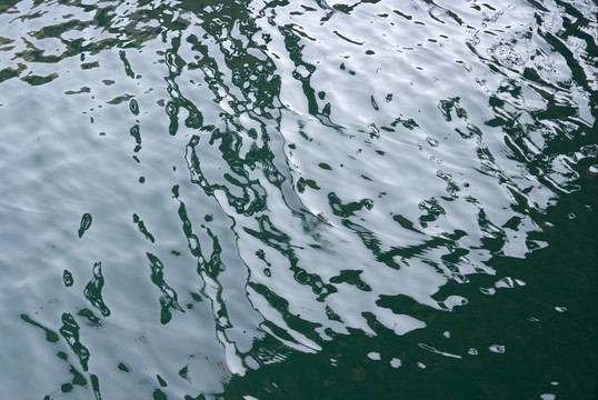 水