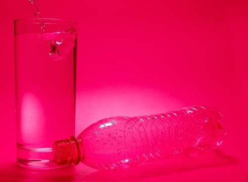水