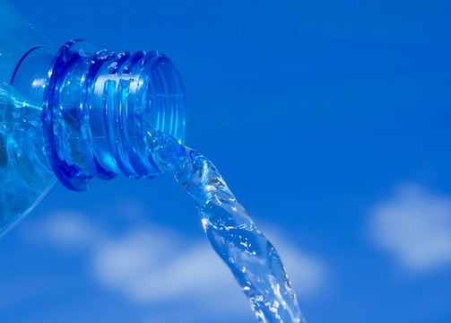 水