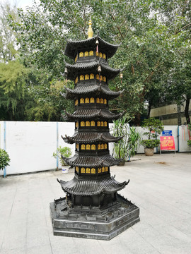 深圳東湖公園佛塔