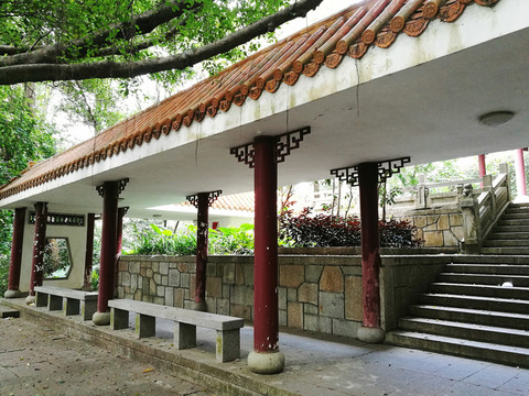 深圳東湖公園亭臺(tái)樓閣