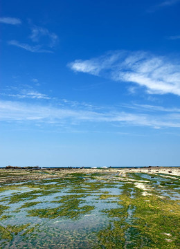 綠巖大地與藍(lán)天