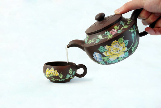 中國(guó)茶壺和茶杯