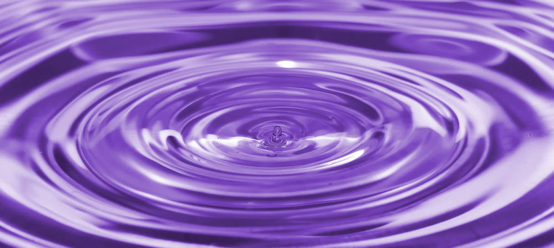 水滴沖擊后水上的圓