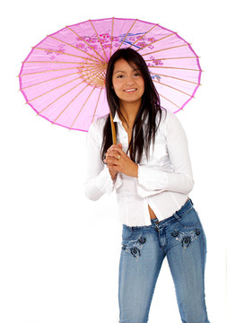 帶粉紅色雨傘的女人