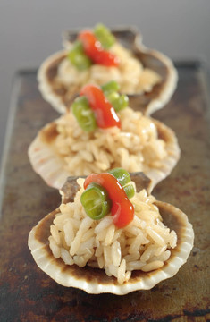 Brown rice用綠豆和紅色敷料