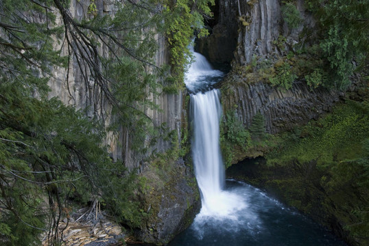 Toketee Falls；俄勒岡