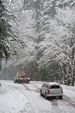 雪地里的汽車事故