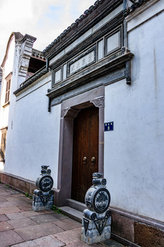 老建筑房門 抱鼓石