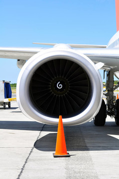 航空運(yùn)輸：噴氣發(fā)動(dòng)機(jī)的詳細(xì)資料