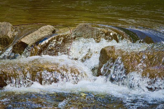 在巖流waterfalling