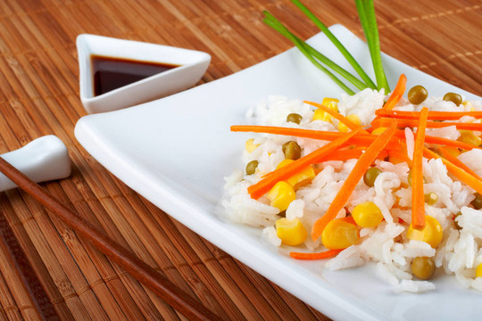 沙拉，米飯
