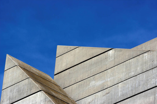 摘要：建筑施工