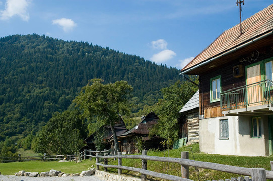 山峰村