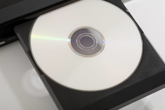 打開(kāi)DVD播放器