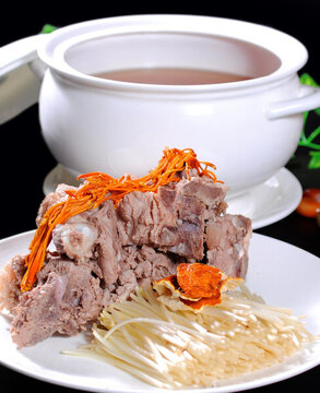 豆芽棒骨湯