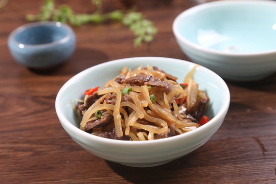蘿卜絲炒牛肉