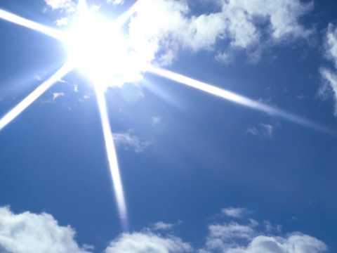 太陽和云