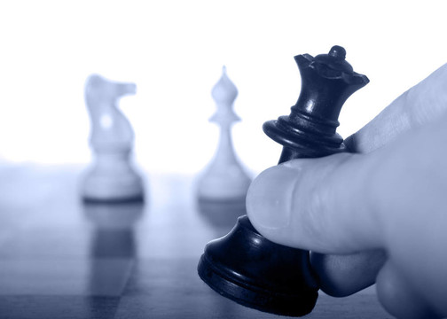 黑皇后棋盤上移動