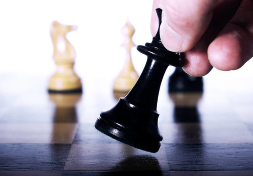 移動(dòng)棋盤上的黑皇后