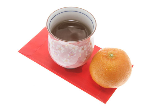 普通話；中國茶杯和紅色的包