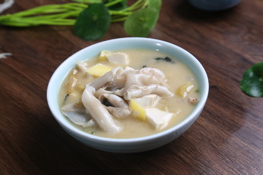 紫蘇魚雜燉豆腐