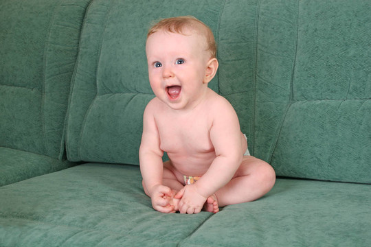赤裸的嬰兒