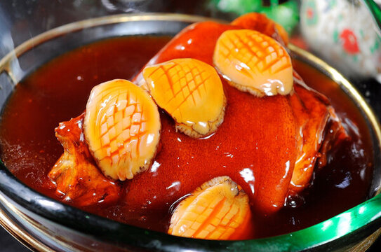 鮑汁鮑魚肘子