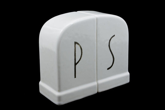 德科鹽和Pepper Shakers