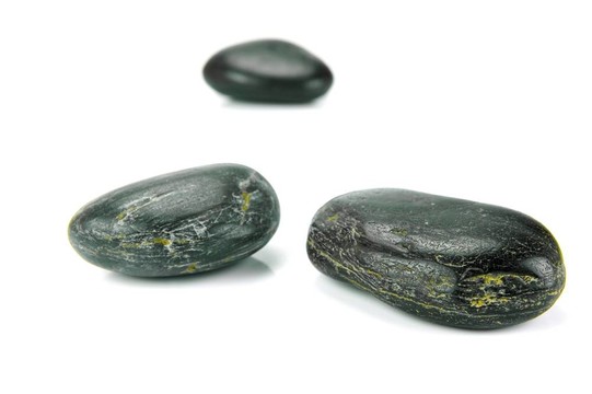 黑色的河巖