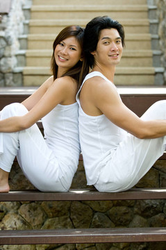 年輕的夫婦在一起