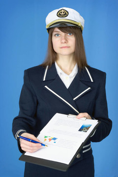 穿海制服的女孩