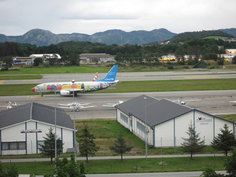 飛機(jī)場(chǎng)