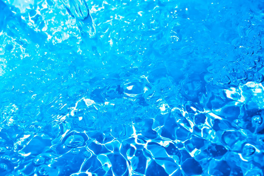 水
