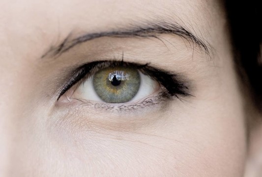 藍(lán)色女人的眼睛