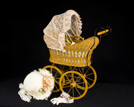 孩子的Doll Old Buggy