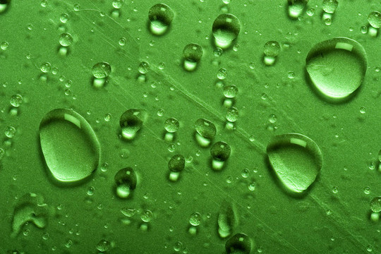 玻璃表面上的水滴