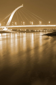 彩色的橋