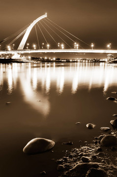 彩色的橋