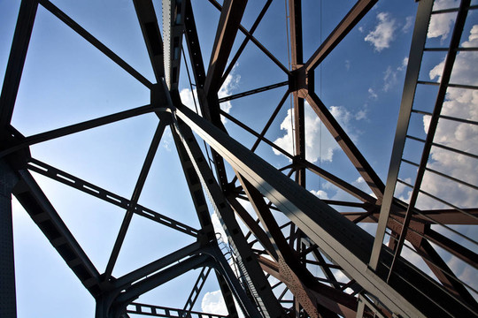 鋼結(jié)構(gòu)