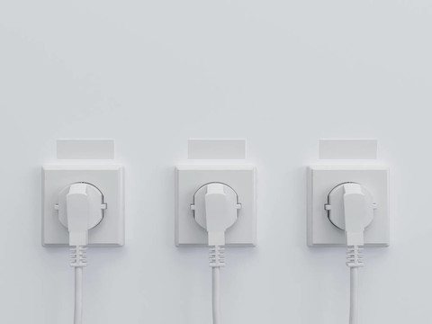 三白色電纜