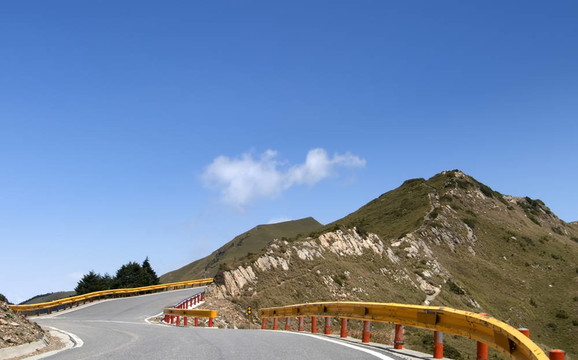 公路越嶺
