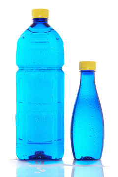 兩瓶礦泉水